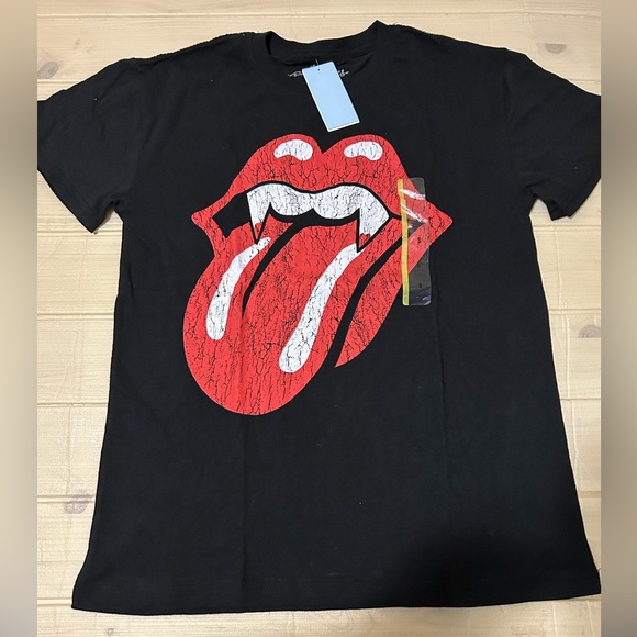 the Rolling Stones Tops - Women’s short sleeve Rolling Stones NWT
